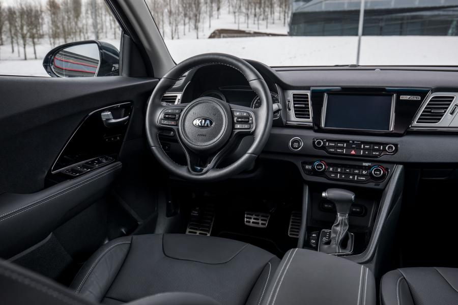 Интерьер Kia Niro Plug-In Hybrid (DE) 2017 года  (WW) (фото 22 из 45)